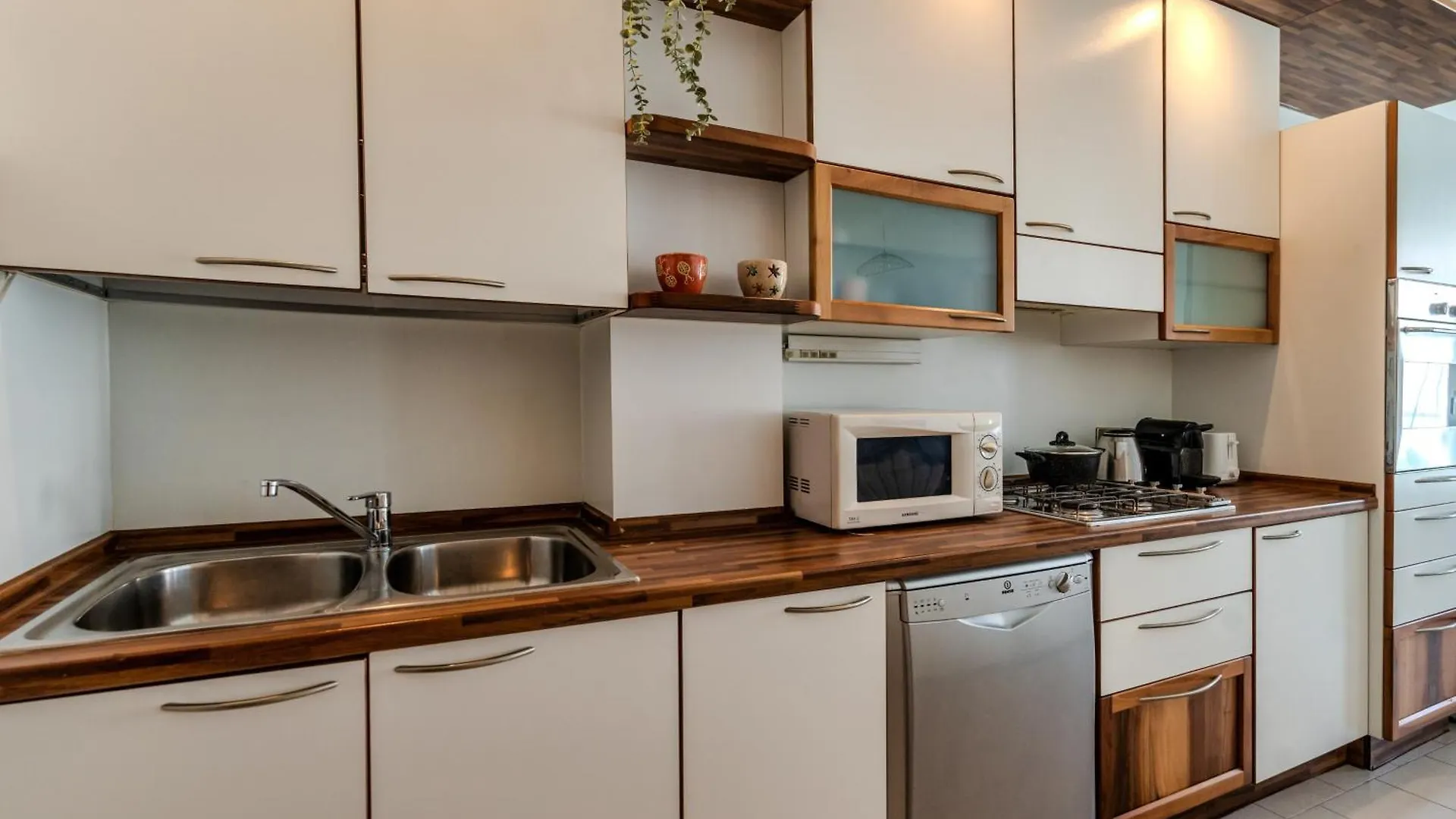 Stylish & Cozy Loft Near City Life - Metro 50M Milano 0*,  Italia