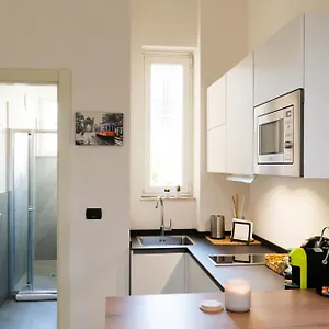 Appartamento 5min A Piedi Life-metro-mico-ac-self Check-in, Milano